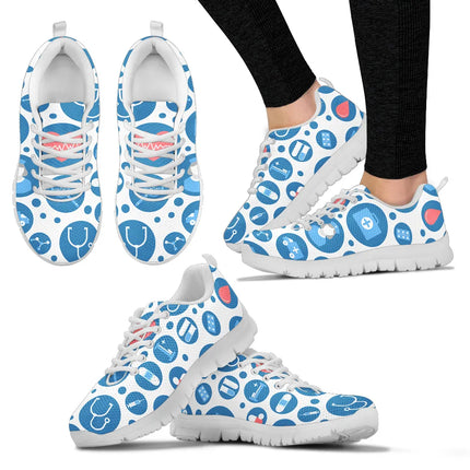 Baskets Nurse 3 en maille blanche pour femme avec icônes médicales bleu-blanc